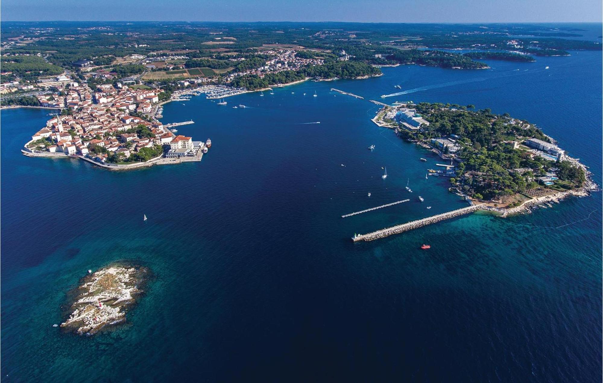 Cozy Apartment In Porec With Wifi Esterno foto
